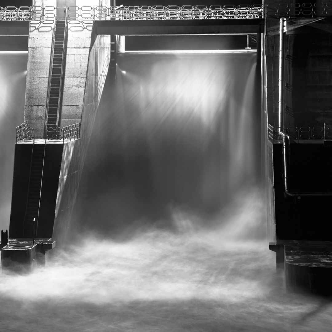 Black and white image of hydroelectric dam